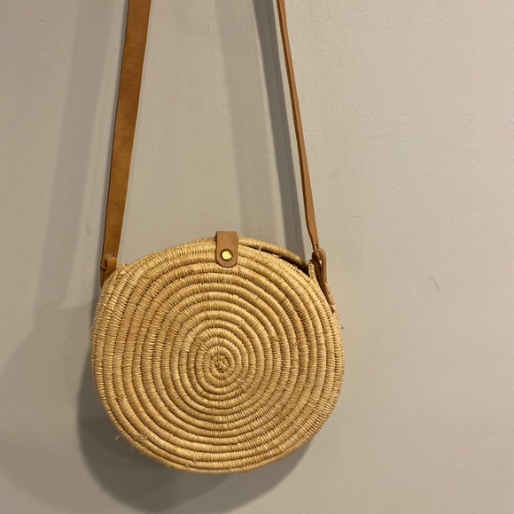 French Baskets Rose Round Crossbody Straw Bag Leather Trim - Picture 5 of 7